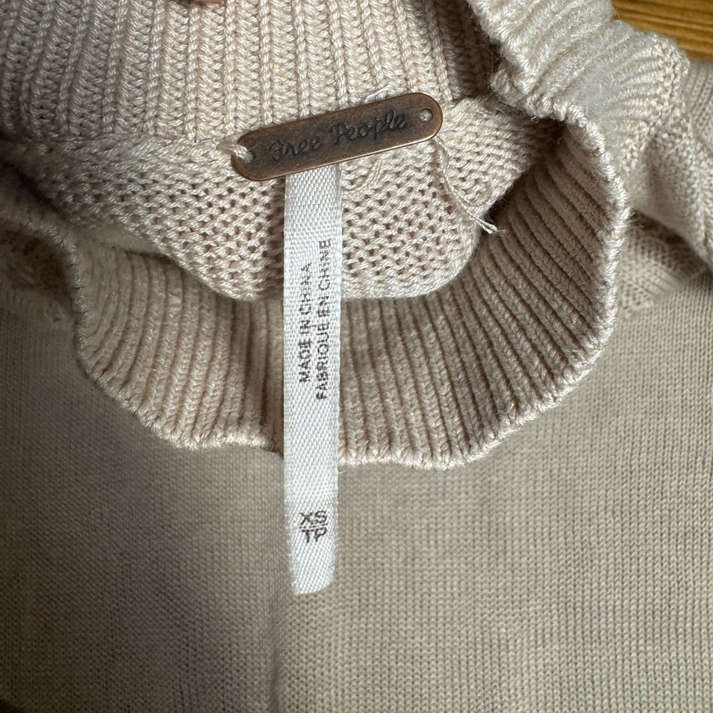 Free People Time after time sweater XS mock neck open‎ knit detail ribbed trim - Picture 5 of 10